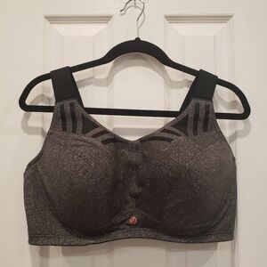 Sz 42DDD Black Livi Active Max Support Underwire Sports Bra